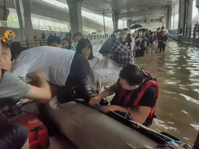 郑州地铁营业时间最新，优化乘客体验，提升城市出行效率